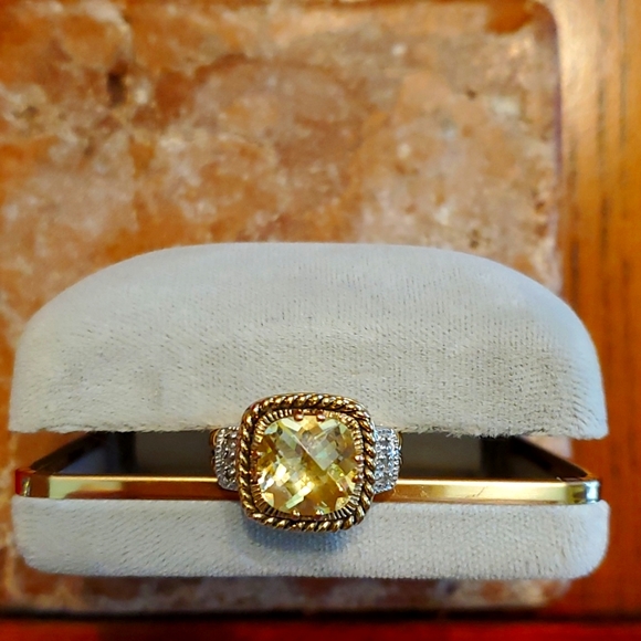 Lia Sophia Ring - Picture 2 of 3